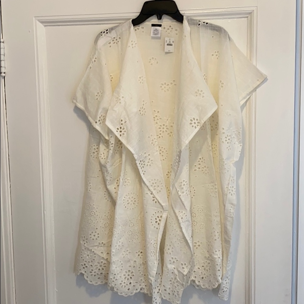 ✴️ J Crew Eyelet Beach Poncho